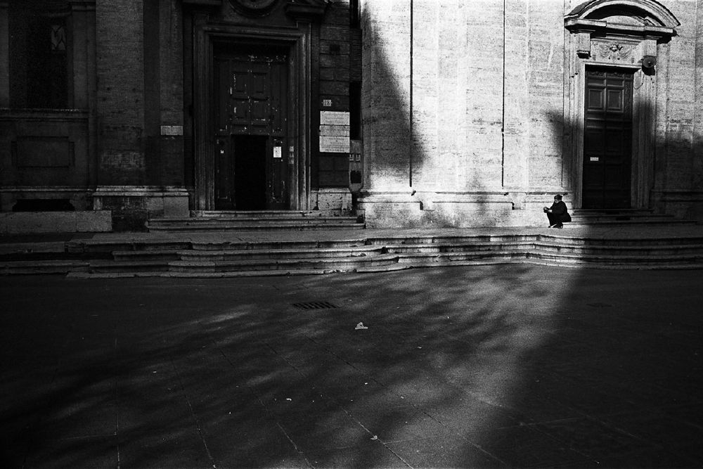 Roma, Italy, black and white film photography, Grégoire Saunier