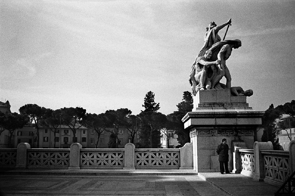 Roma, Italy, black and white film photography, Grégoire Saunier