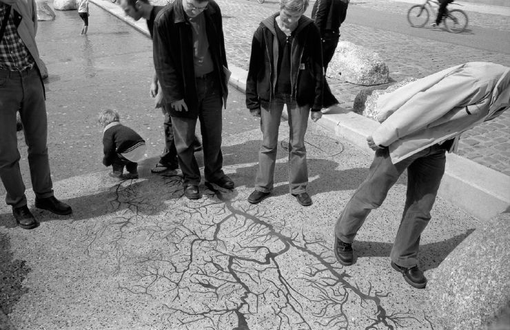 Candid photography by Grégoire Saunier