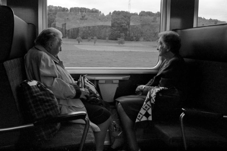 Candid photography by Grégoire Saunier