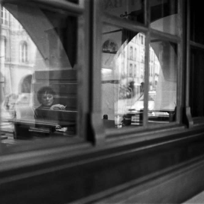 Candid photography by Grégoire Saunier