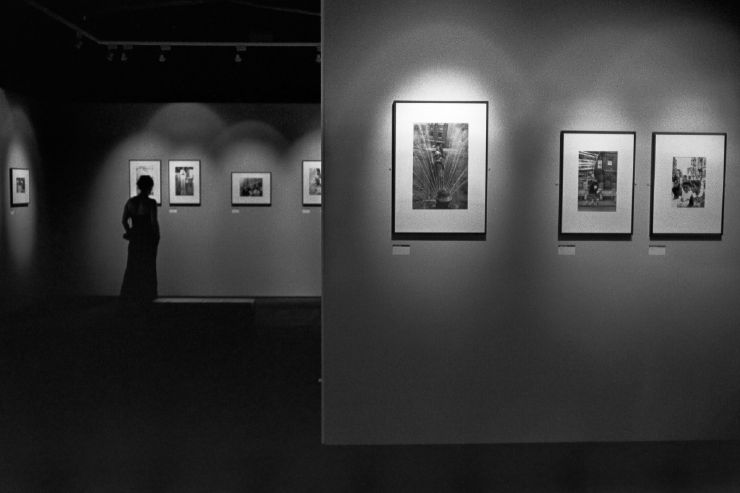 Candid photography by Grégoire Saunier